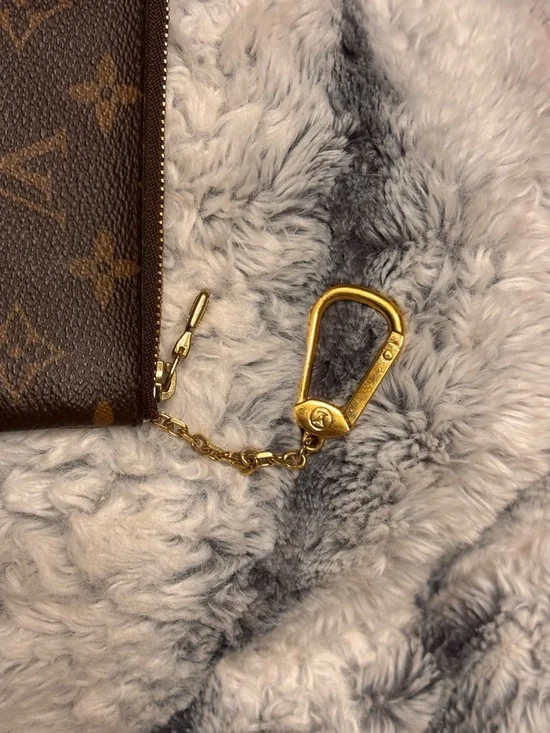 Louis Vuitton Classic Monogram Key Pouch EUC - Picture 2 of 5